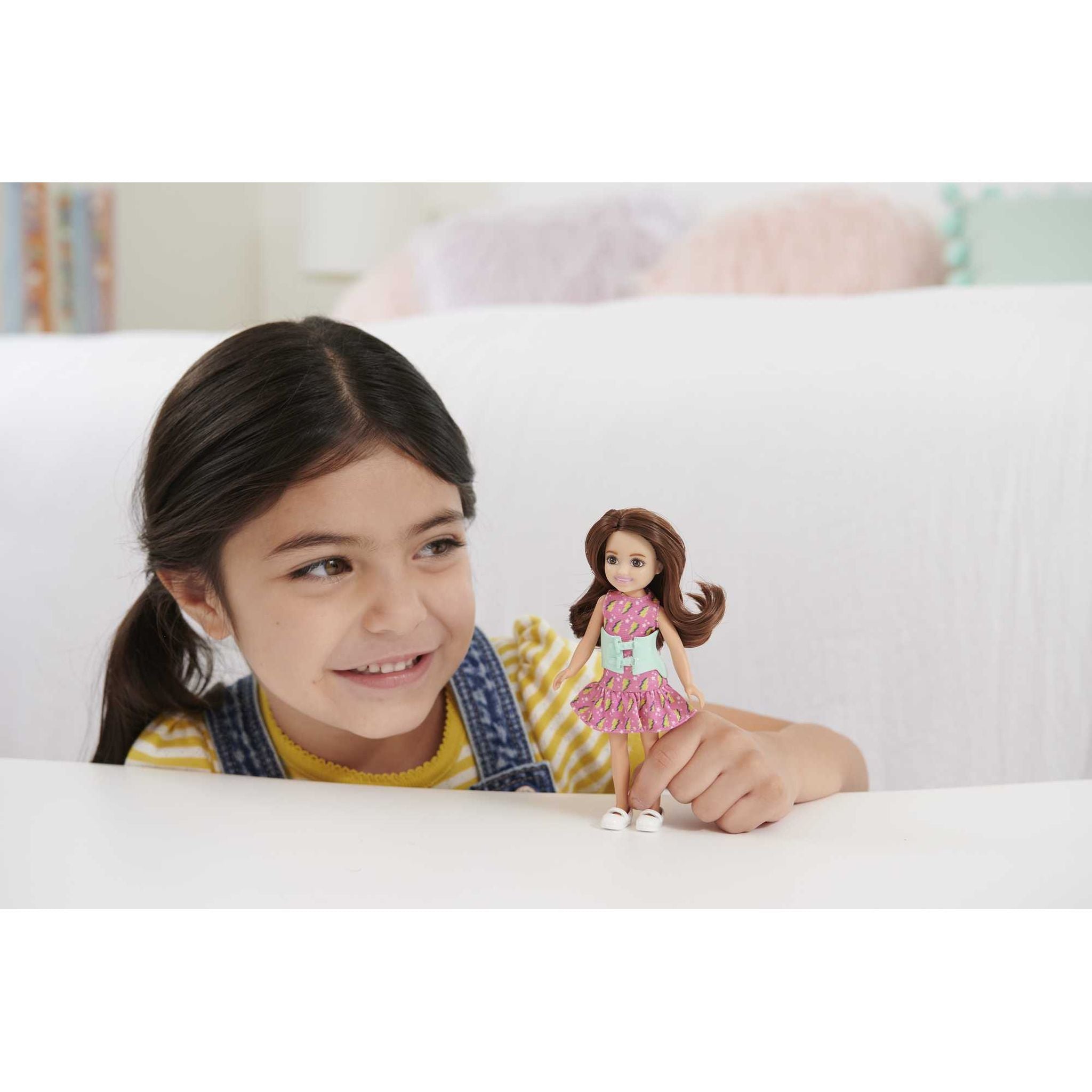 Hot! Barbie Club Chelsea Doll with Back Brace