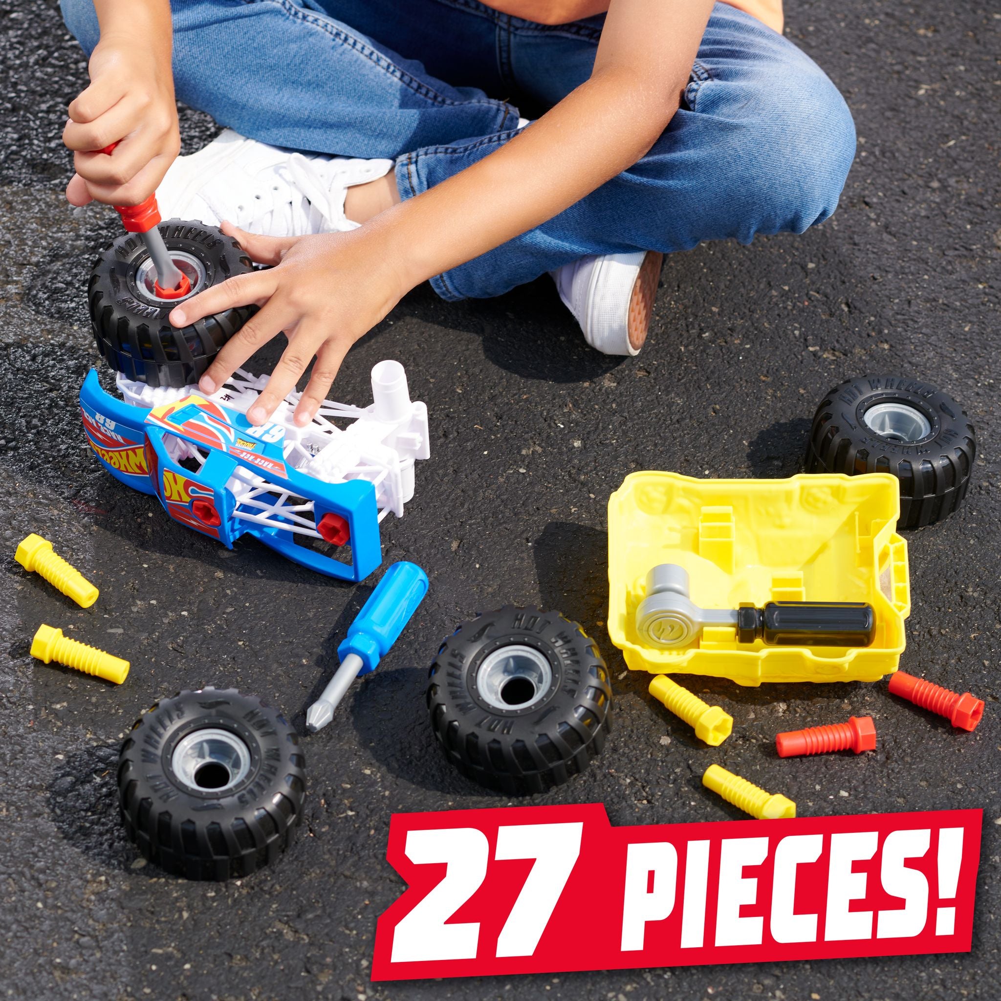 Hot Wheels Monster Trucks: Exclusive Ready-To-Race Monster Truck Building Set for Kids