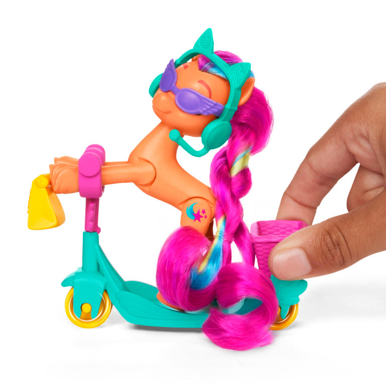 Sunny Starscout My Little Pony Articulated Rolling Scooter Toy