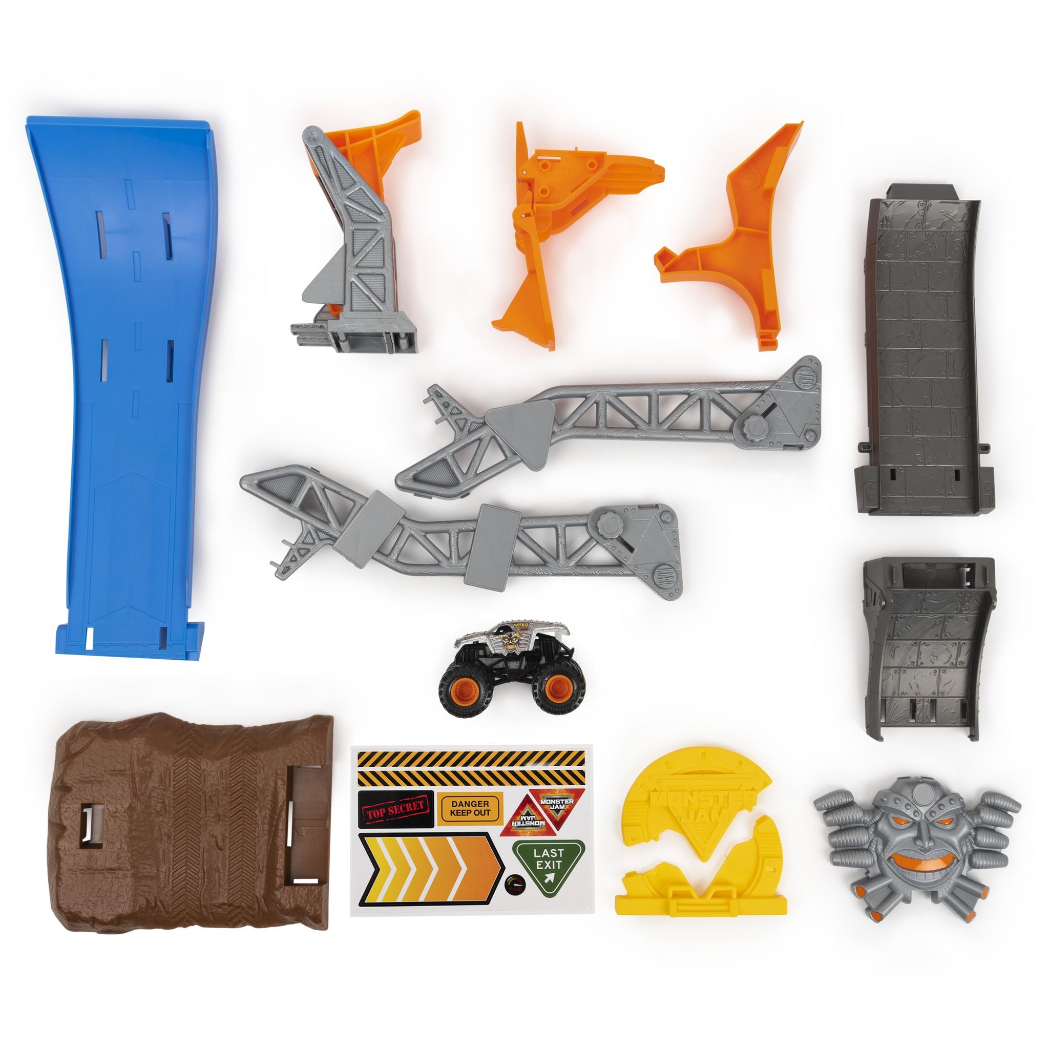 Monster Jam Max - D Break Free Playset: Exclusive 1:64 Scale for Epic Fun
