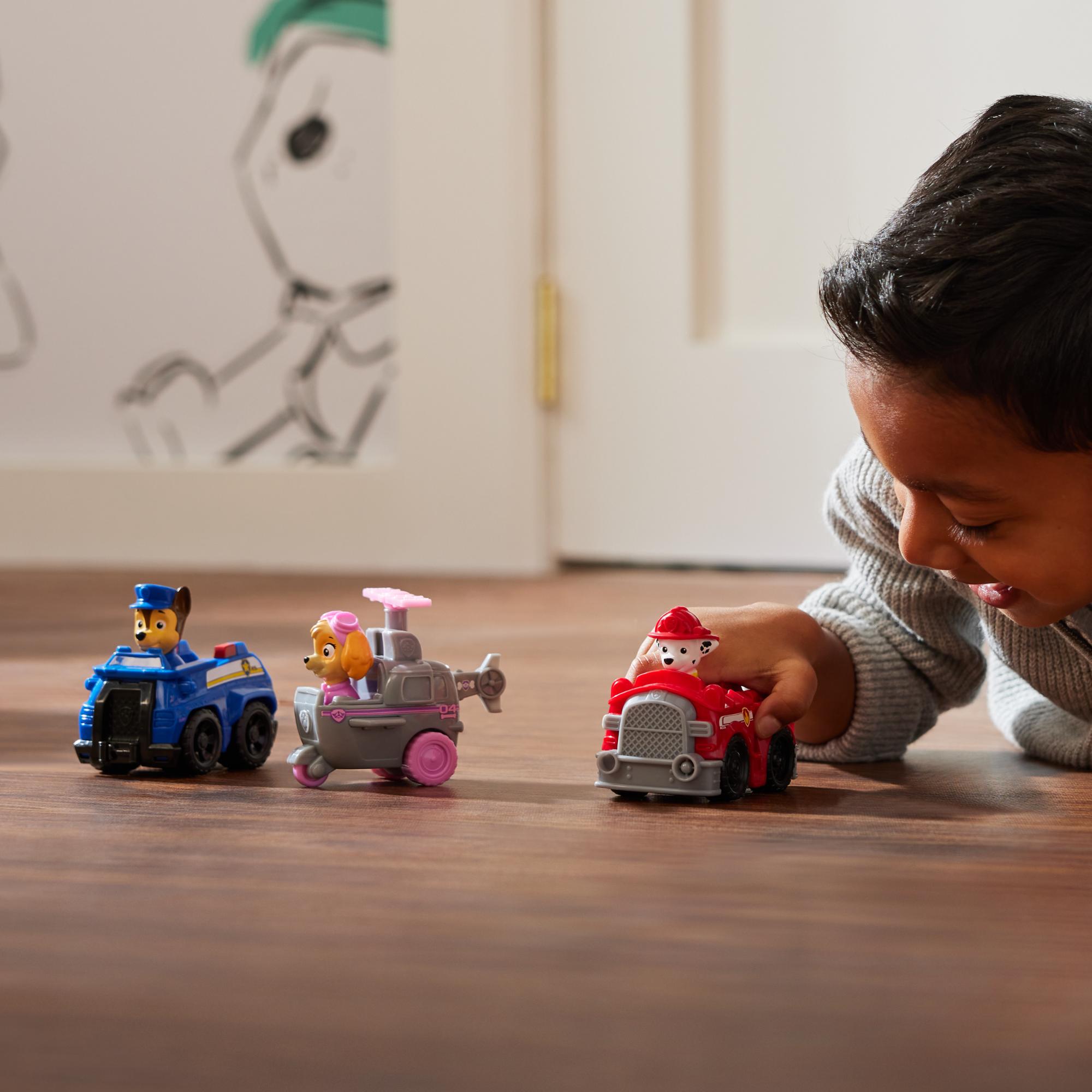 PAW Patrol Marshall Deluxe Rescue Racers - Authentic Toy Cars