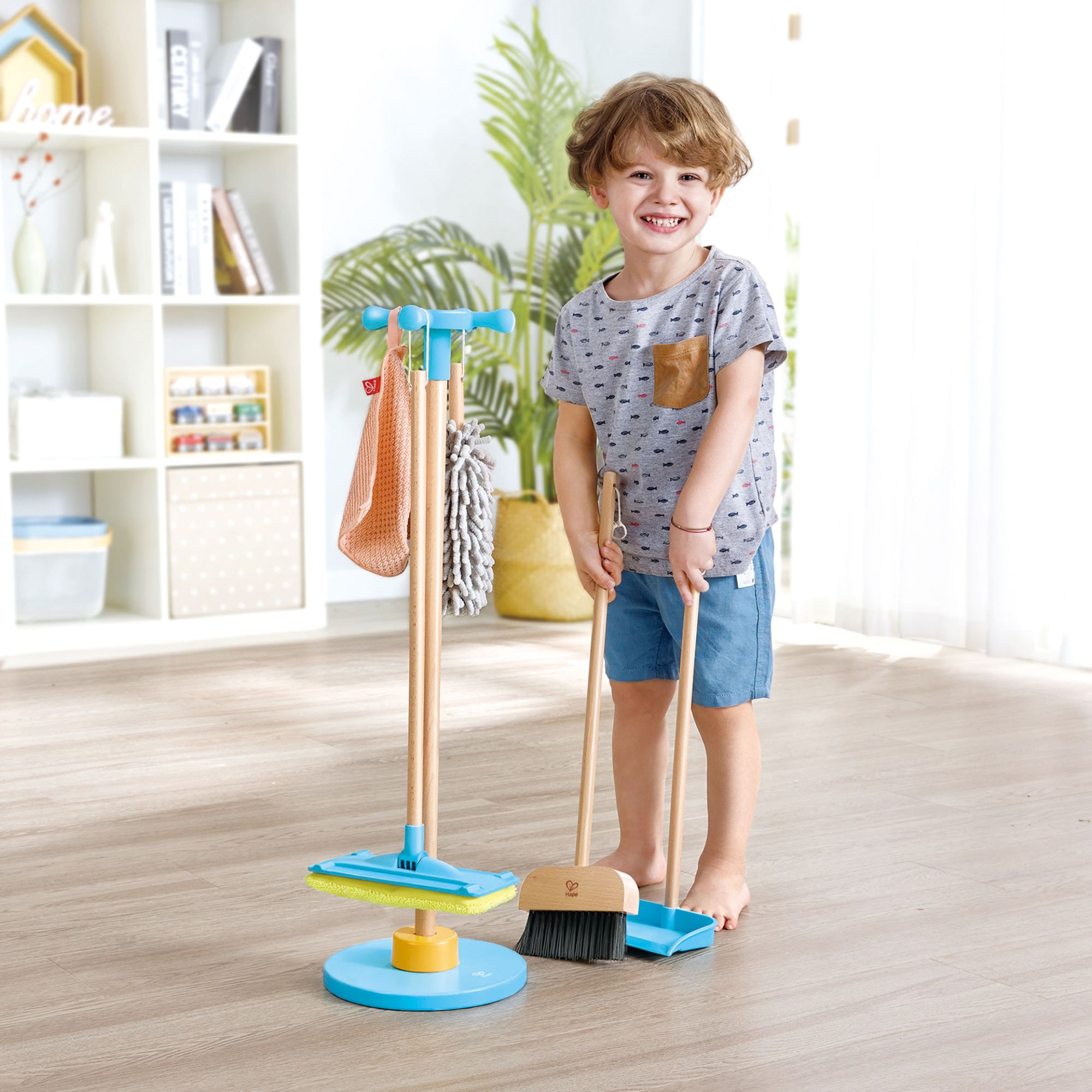 Hape Wooden Cleaning Play Set - Ideal Toy for 3+ Year Olds, Complete with Broom, Mop & More!
