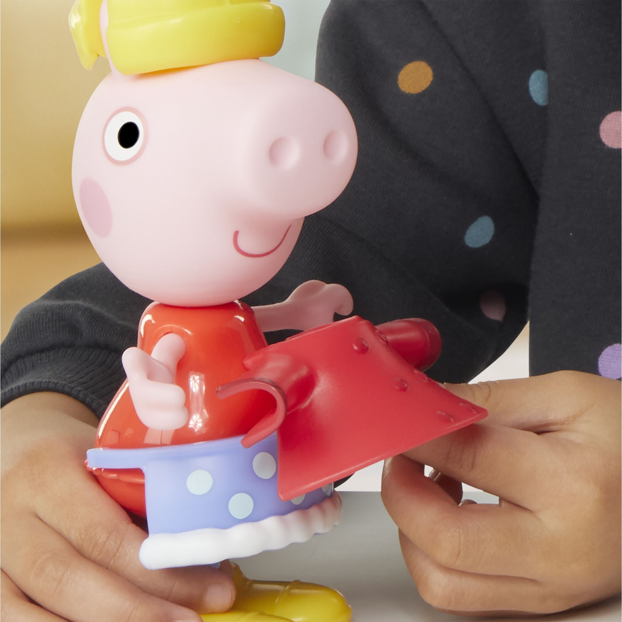 Hot! Peppa Pig 6-Inch Dress-Up Figure