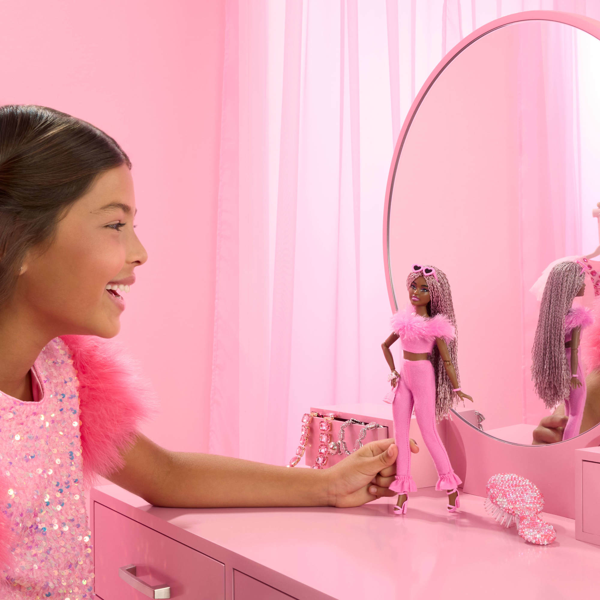 Barbie #4 Doll with Deluxe Fashion Style