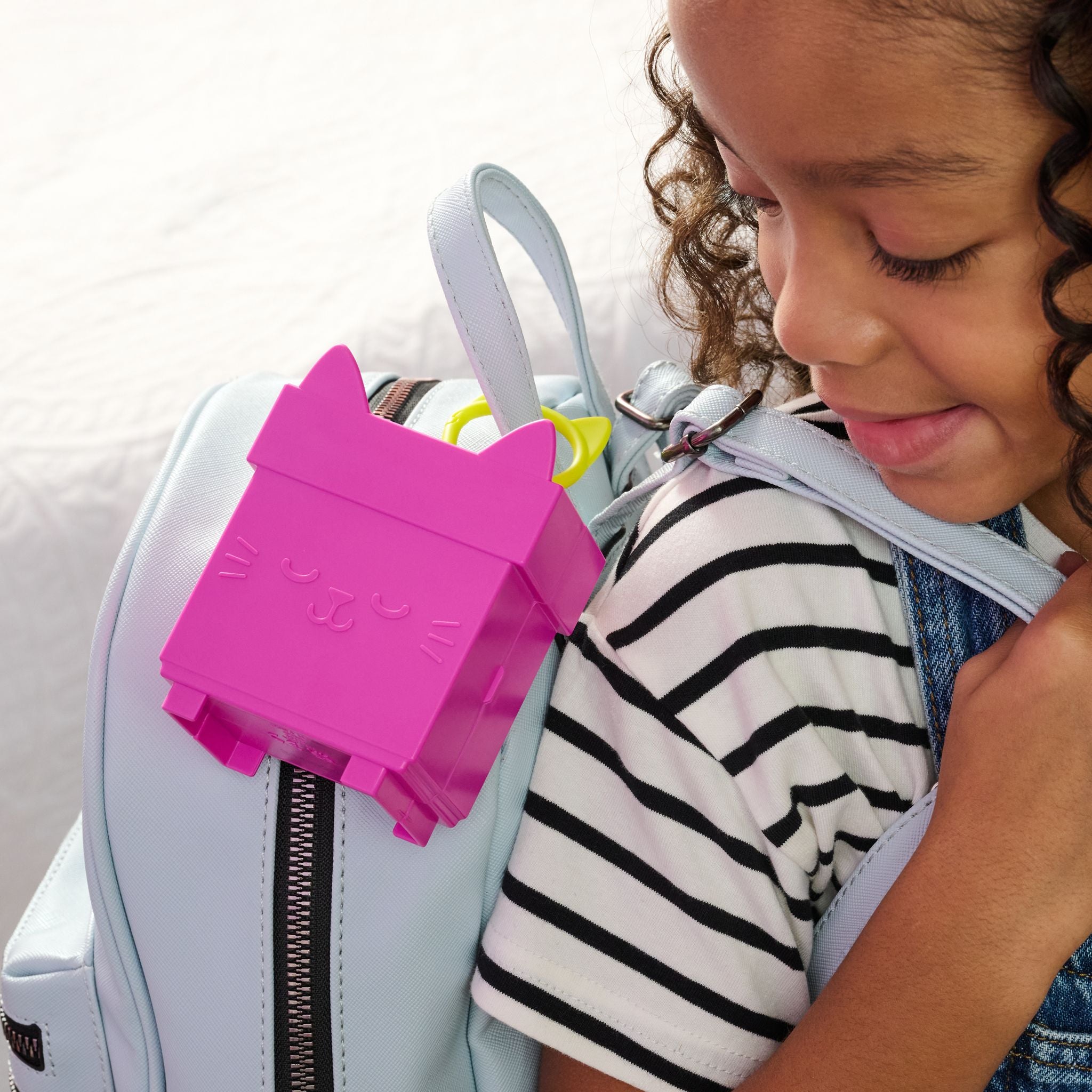 Gabby's Dollhouse Kitty Fairy Clip-On Mini Playset for On-the-Go Fun