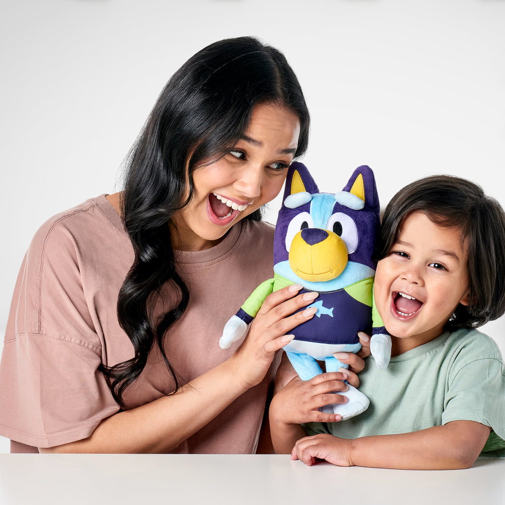 Bluey Beach S9 Talking Plush - Fun Sound Effects