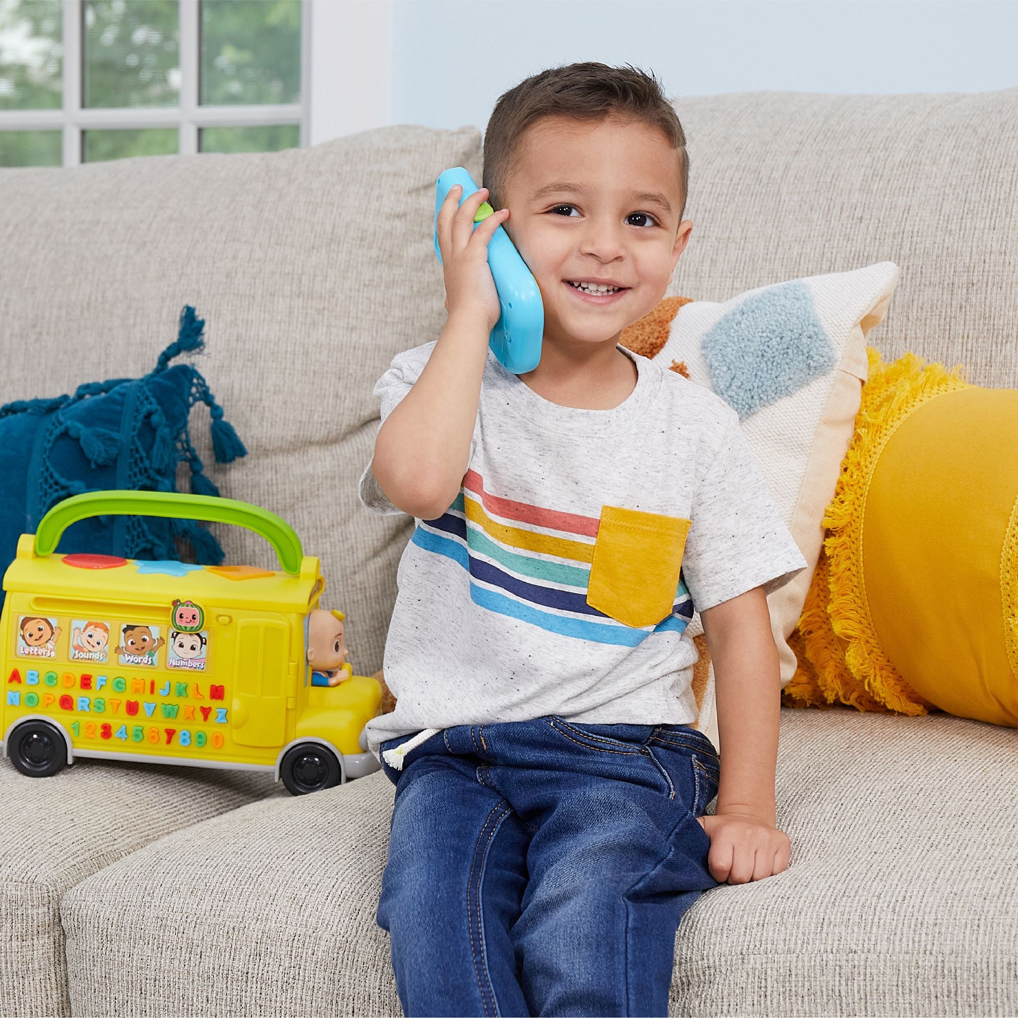 Colorful CoComelon Musical Learning Yellow School Bus with JJ Figure