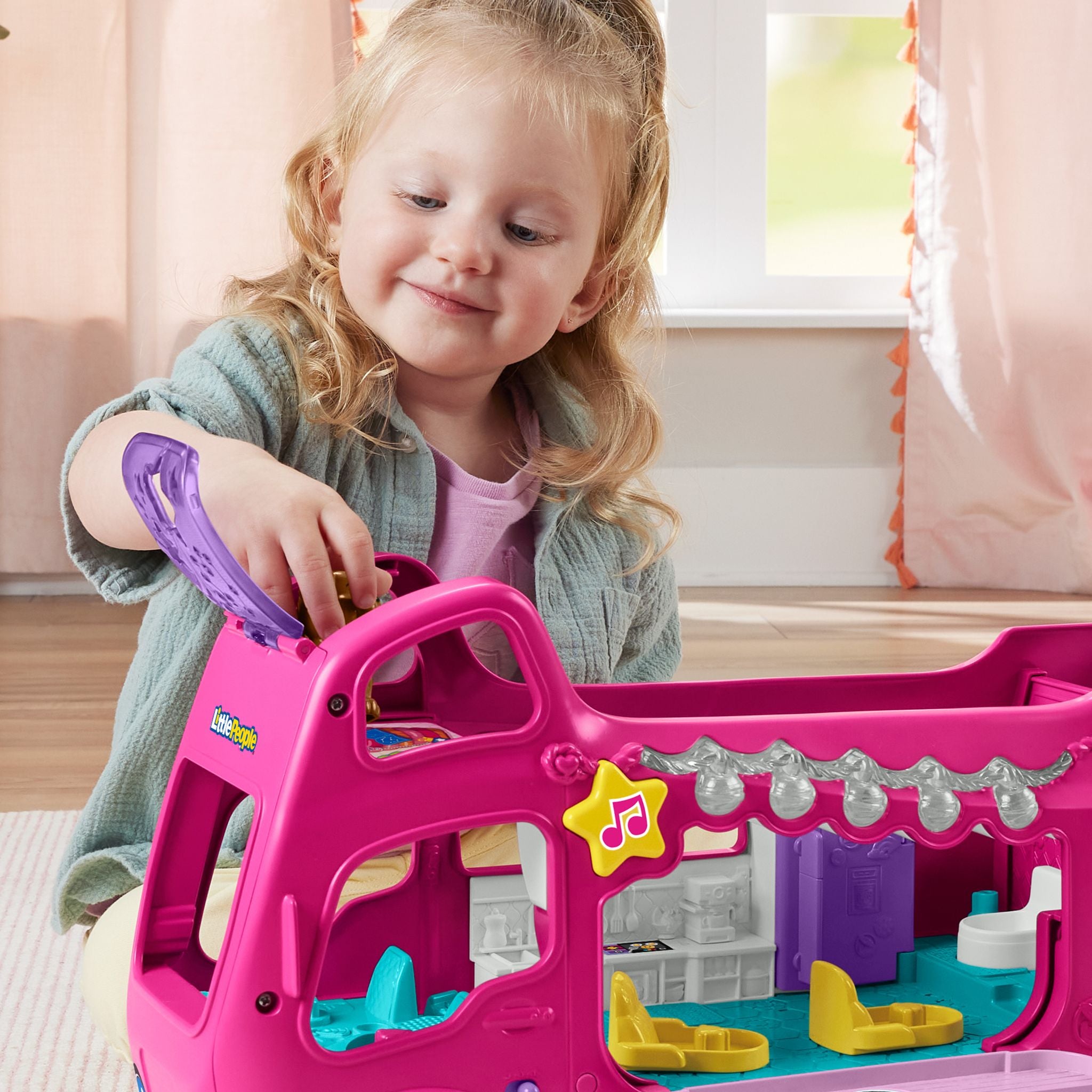 Fisher-Price Little People's Adorable Barbie Little Dream Push - Along Camper Playset