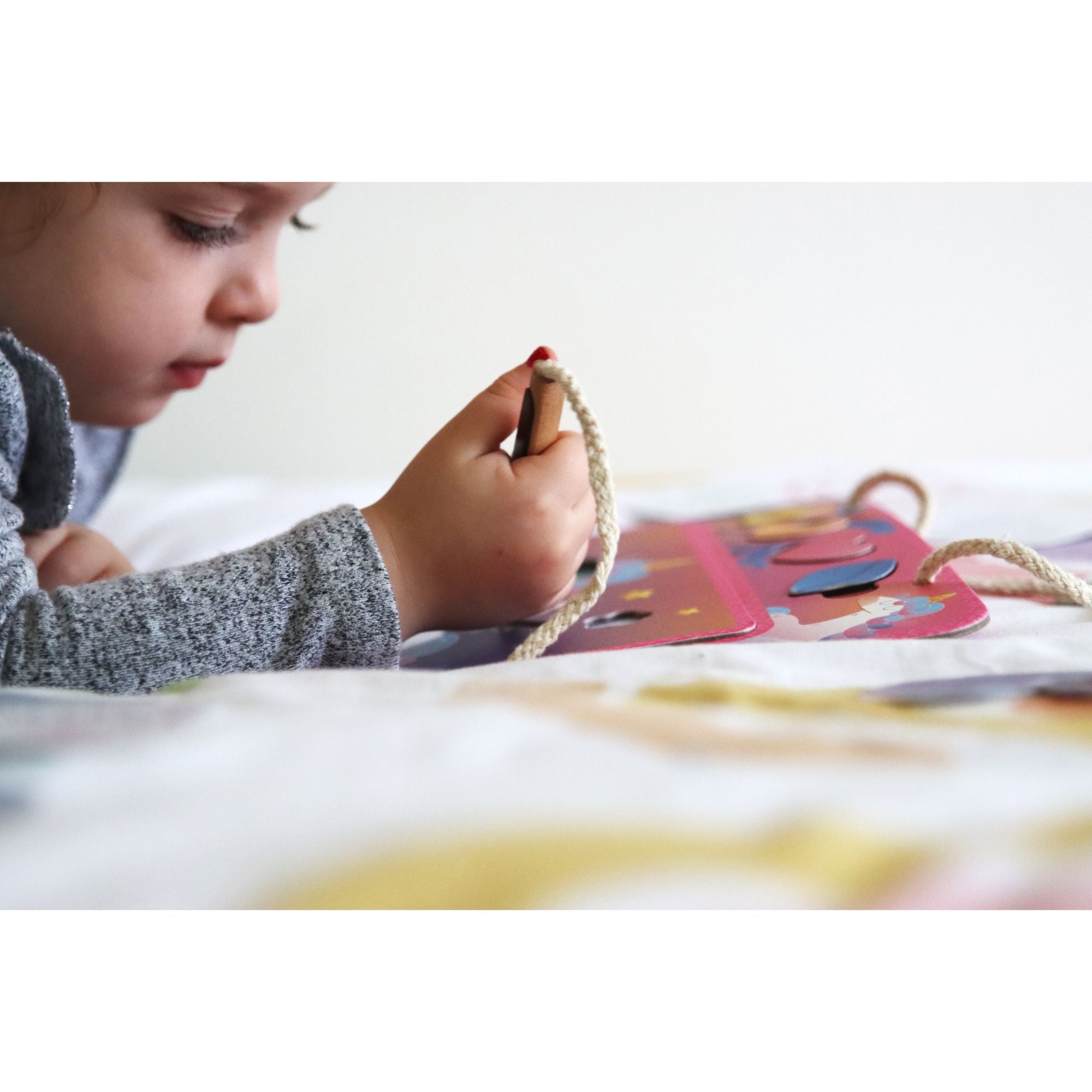 MierEdu Eco - Friendly Compact Magic Drawing Board for Unicorn Doodles, Age 3+