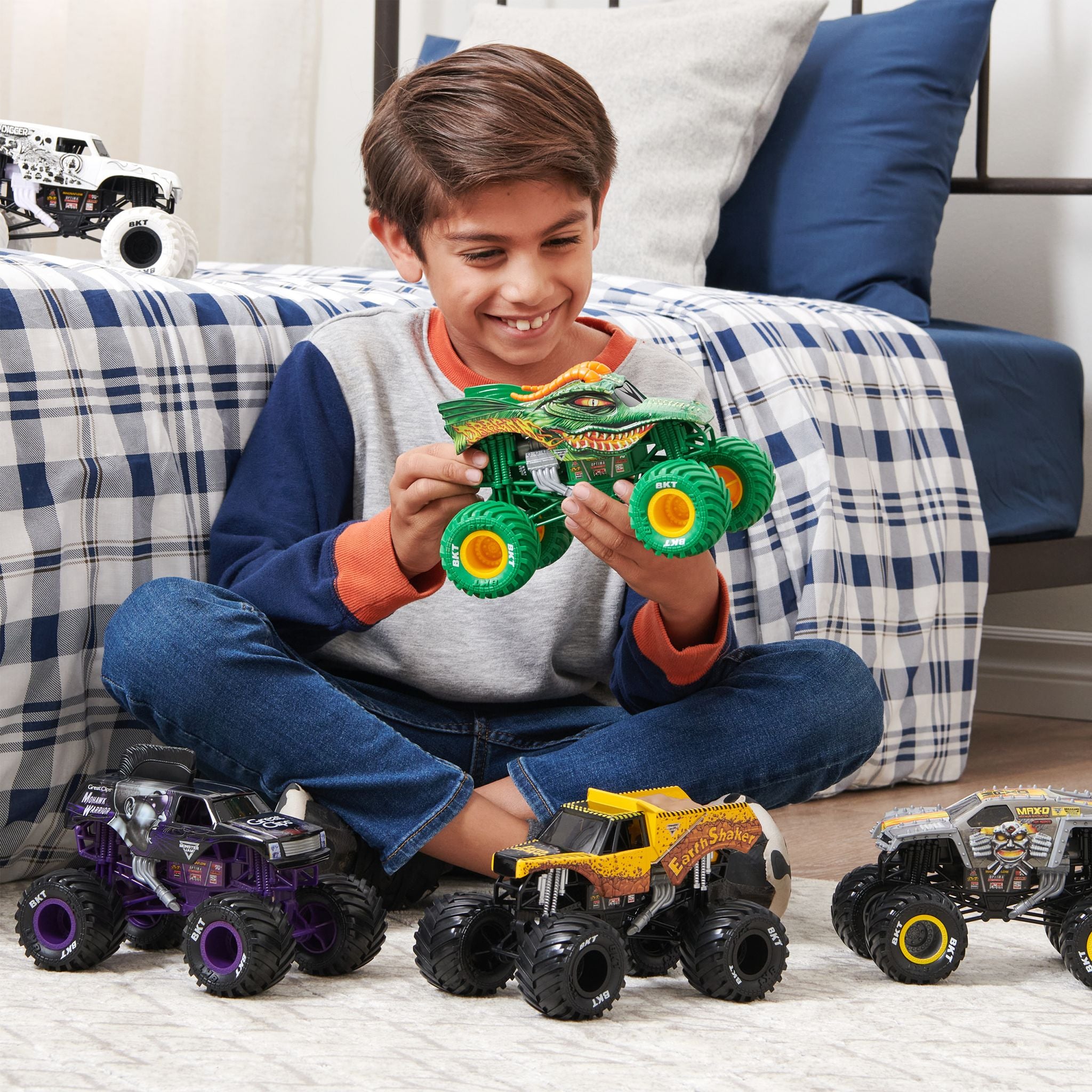 1:24 Scale Monster Jam Die - Cast Monster Trucks in Assorted Cool Styles