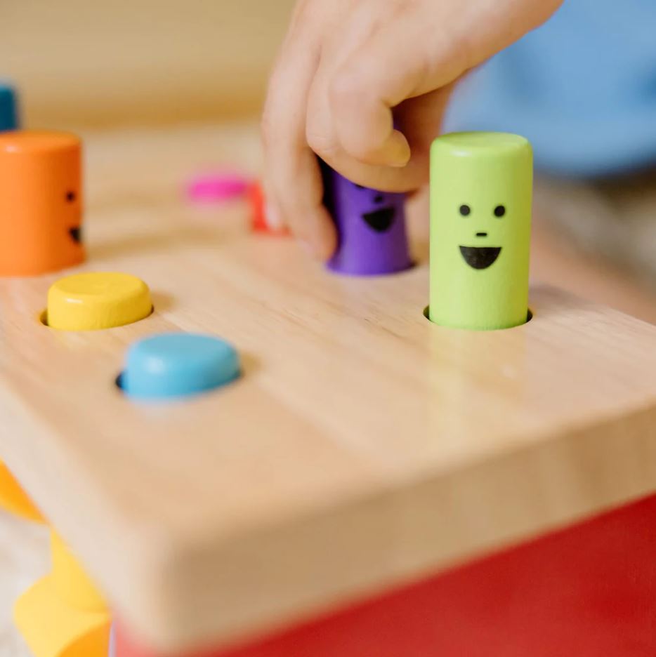 Melissa & Doug Deluxe Pounding Bench Toy - Ideal Gift for Toddlers Aged 2+