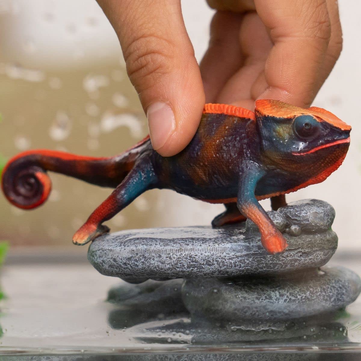 Schleich Realistic Chameleon Toy with Clawed Feet and Curly Tail