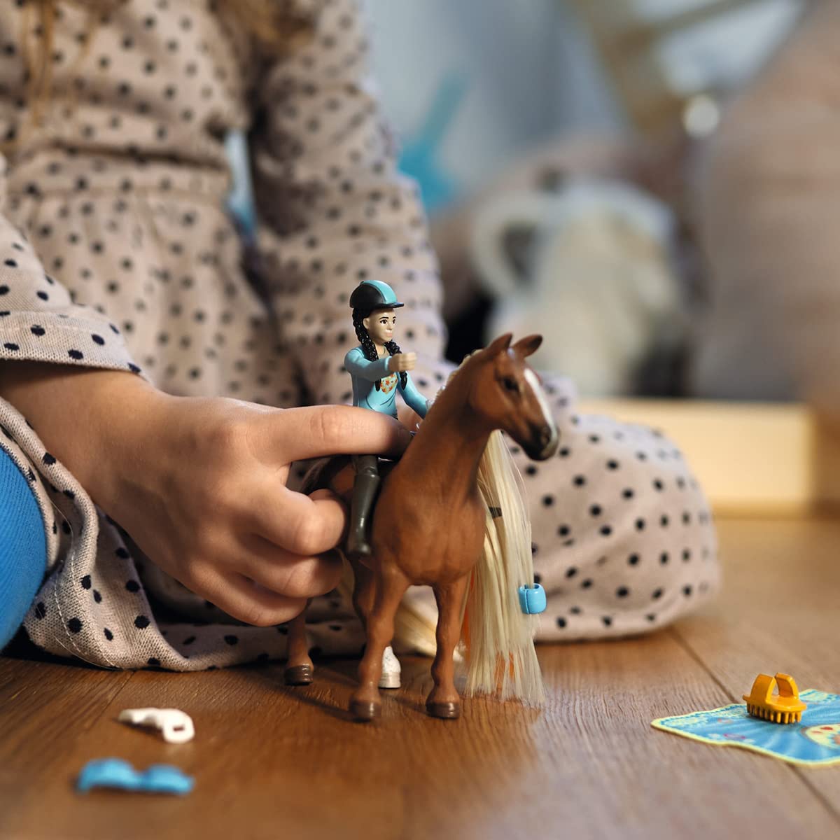 Schleich Starter Set: Kim and Her Groomable Criollo Mare Caramelo