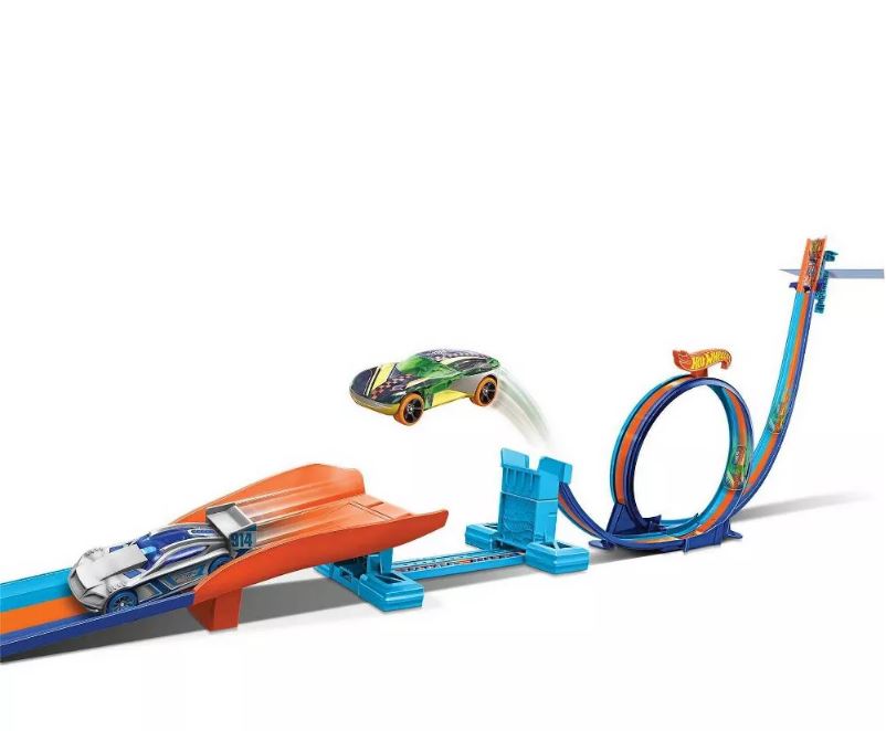 Hot Wheels Ultra Hots: Amazing Downhill Loop Jump Track Set