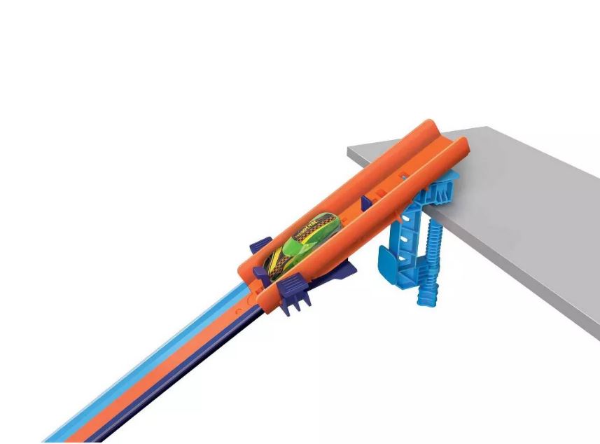 Hot Wheels Ultra Hots: Amazing Downhill Loop Jump Track Set