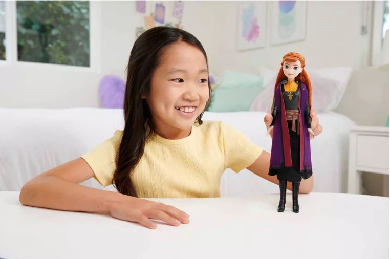 Disney Frozen 2 Fashionable Poseable Anna Doll in Black Travel Dress