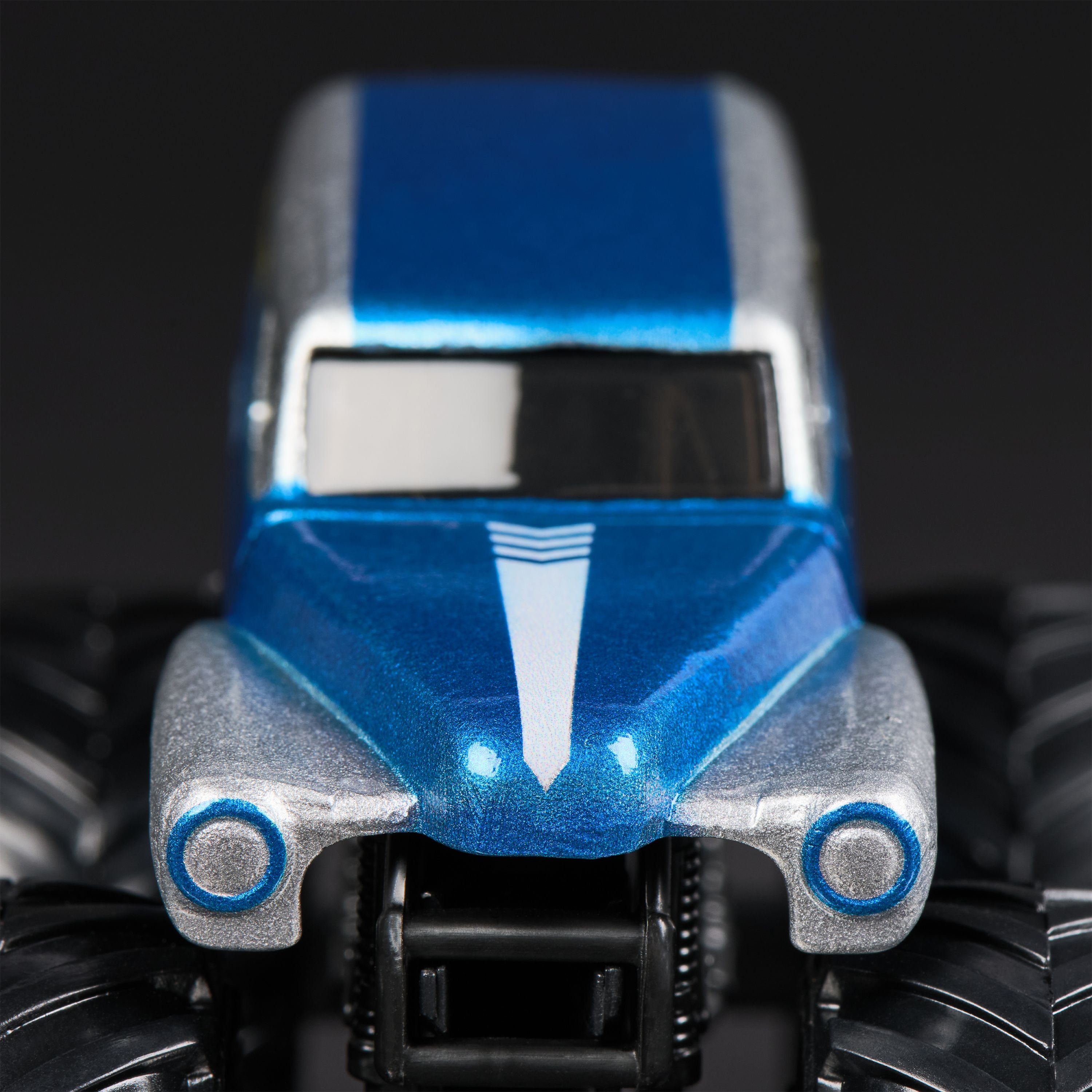 Hot! Monster Jam 1:64 Scale Grave Digger Legend Truck - Series 38