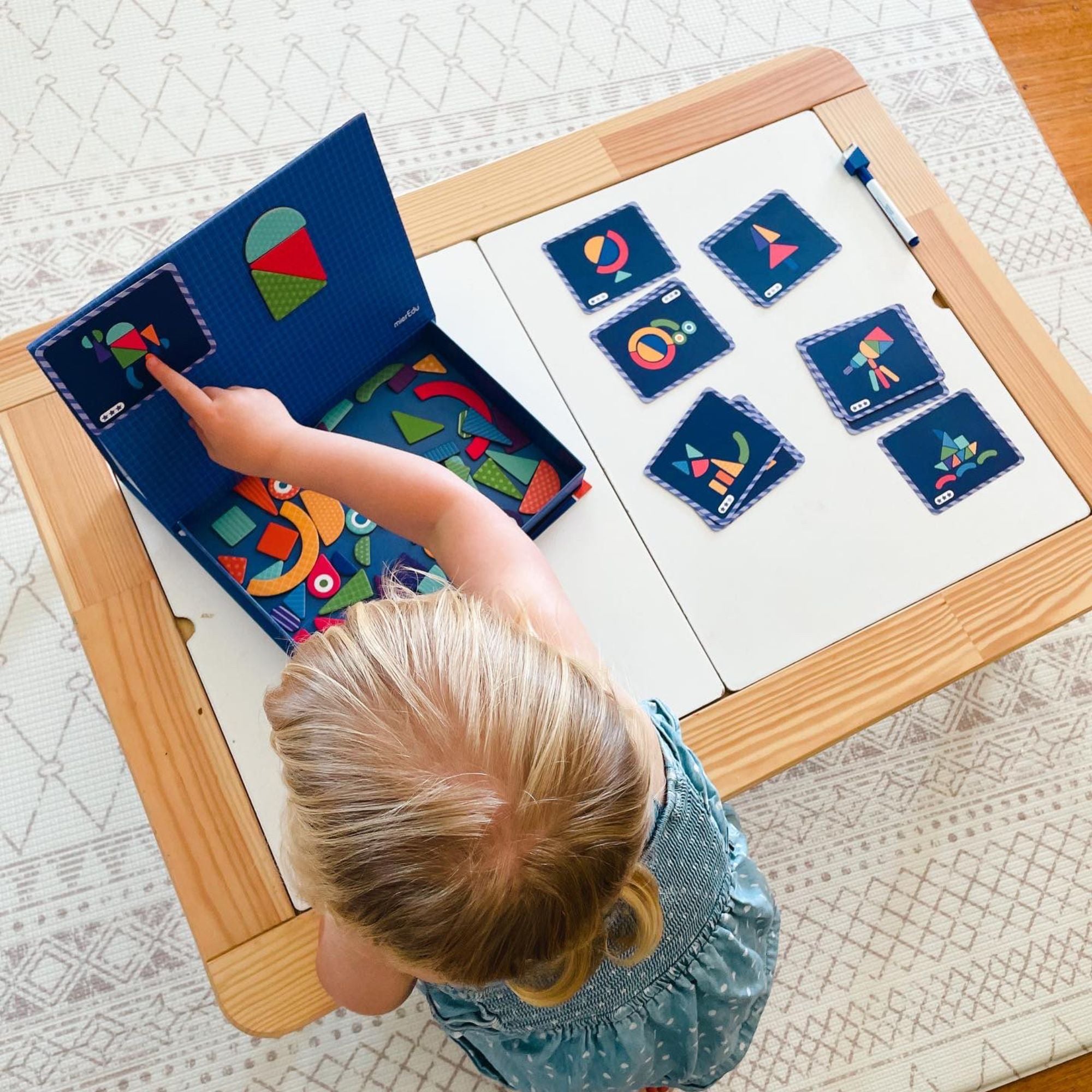 Portable MierEdu Educational Magnetic Art Case with Shapes for Kids
