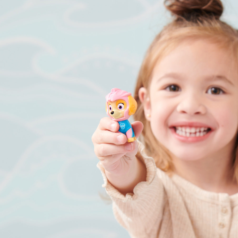 PAW Patrol Aqua Pups: Skye in Wetsuit with Manta Ray Action Set