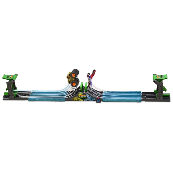 Hot Wheels Monster Trucks Roarin' Rumble Set - Great Gift for Kids