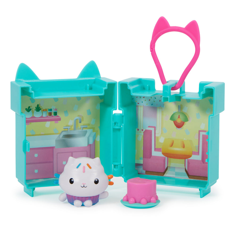 Gabby's Dollhouse Clip-On Playset: Cakey - Portable Fun!