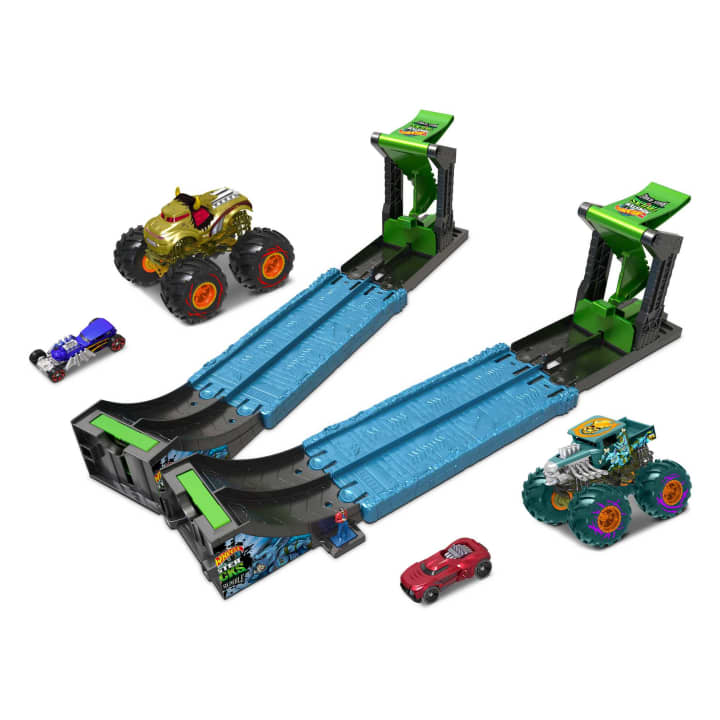 Hot Wheels Monster Trucks Roarin' Rumble Set - Great Gift for Kids