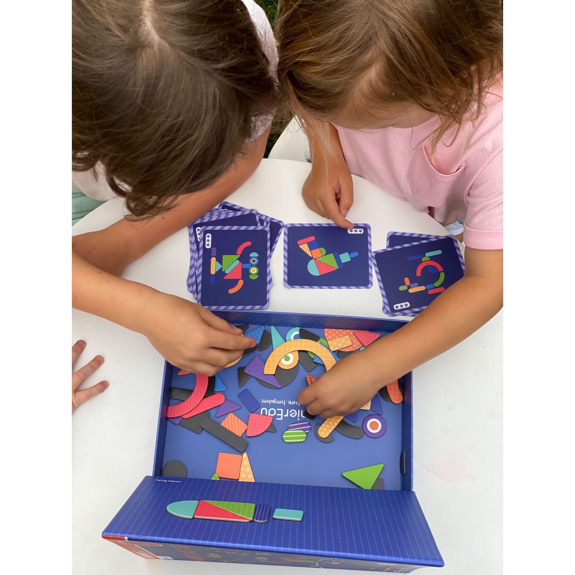 Portable MierEdu Educational Magnetic Art Case with Shapes for Kids