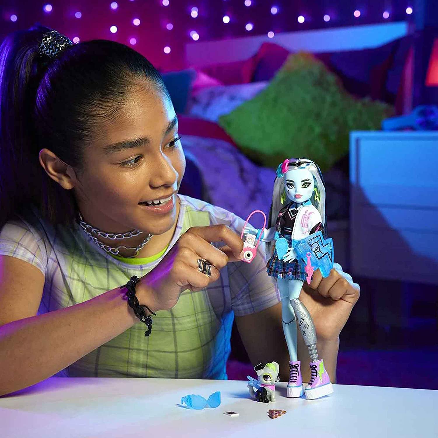 Monster High Frankie Stein Doll with Electrifying Fashion and Pet